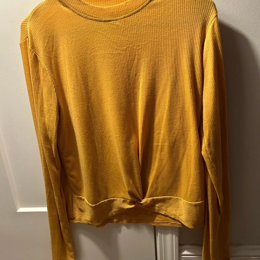 Sweater - Picture 1 of 5